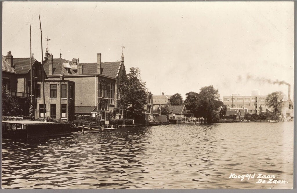 Koog aan de Zaan.
Raadhuisstraat.