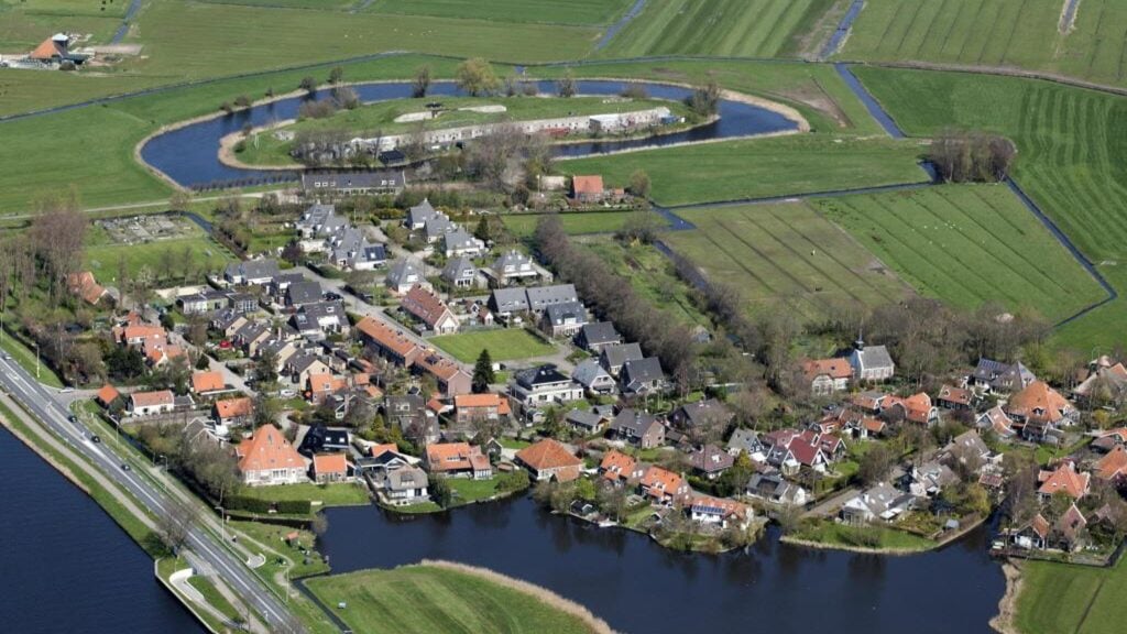 Luchtfoto Markenbinnen