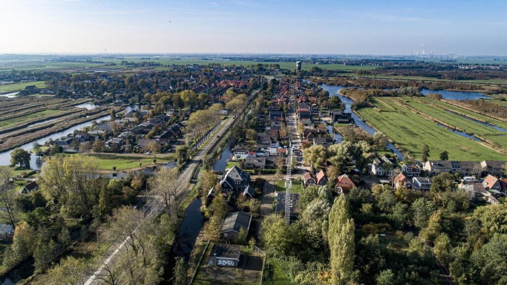 Luchtfoto Westzaan